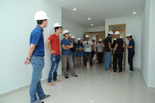 Him Lam Land tổ chức cho khách hàng tham quan căn hộ hoàn thiện tại Him Lam Phú An