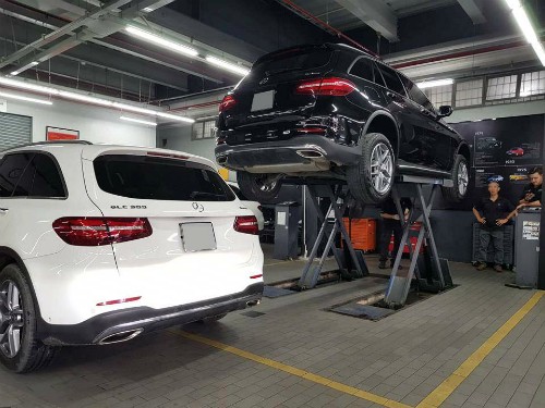 Khách Việt ồ ạt đưa Mercedes GLC đi 'khám bệnh' ảnh 1