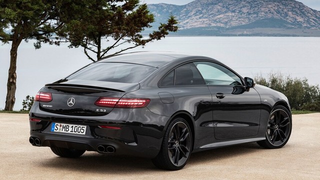 Mercedes-Benz E-Class 2021 Coupe và Cabrio ra mắt với phong cách thời trang sành điệu, bóng bẩy ảnh 2