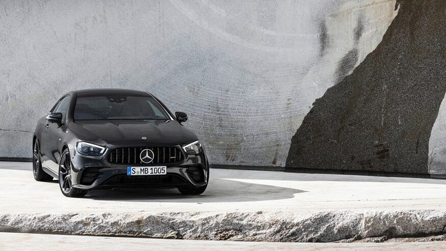 Mercedes-Benz E-Class 2021 Coupe và Cabrio ra mắt với phong cách thời trang sành điệu, bóng bẩy ảnh 5