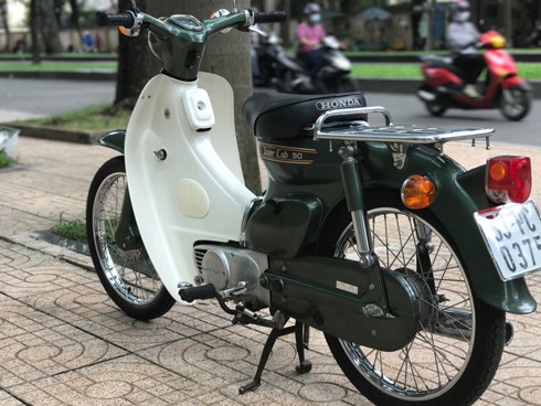 Honda Cub 'cánh én' - kỷ vật 40 năm của người Việt
