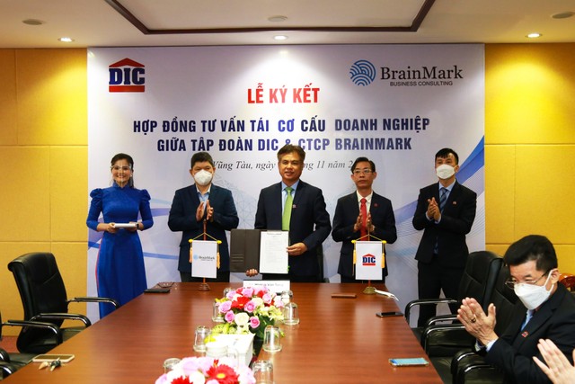 Tăng trưởng bền vững, tập đoàn DIC vào top 50 doanh nghiệp lợi nhuận tốt nhất Việt Nam ảnh 2