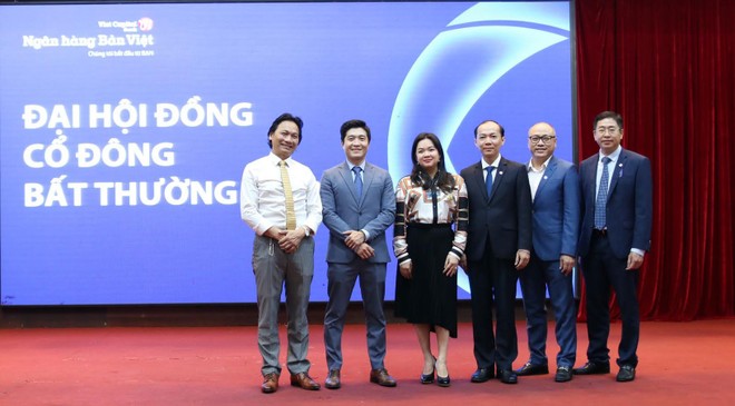 HĐQT Ngân hàng Bản Việt nhiệm kỳ 2020 - 2025 ra mắt đại hội đồng cổ đông