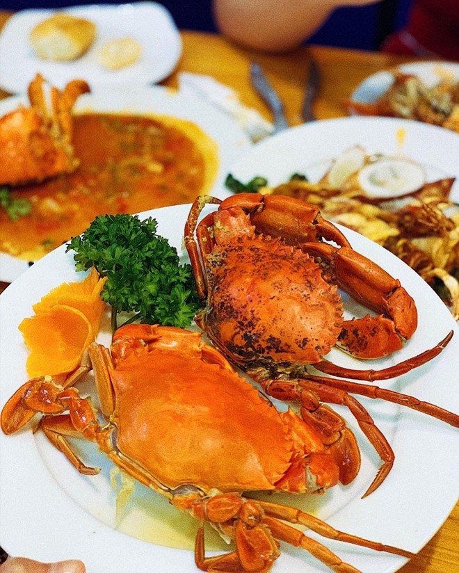Nghỉ lễ 2/9, cùng hội bạn thân thưởng thức bạch tuộc khổng lồ ảnh 4