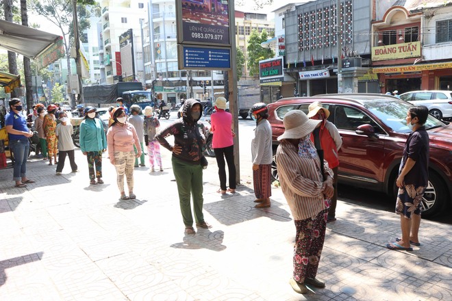Bạn đọc Báo Đầu tư Chứng khoán tiếp sức cho các “ATM Gạo” chảy mãi ảnh 3