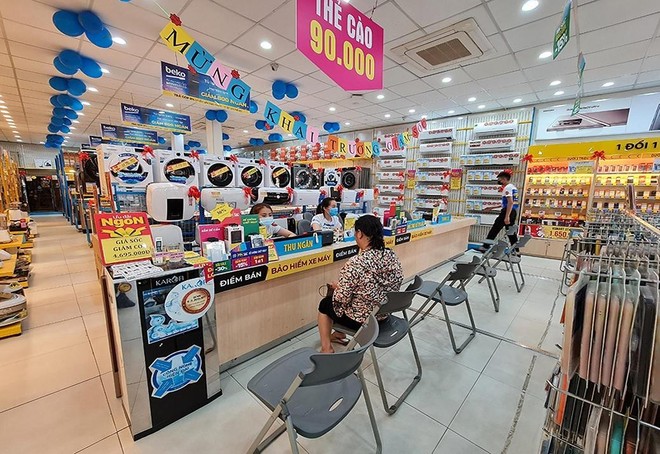 Đơn hàng tăng đột biến gấp 4 lần vào ngày đầu Thế Giới Di Động, Điện máy Xanh mở cửa trở lại