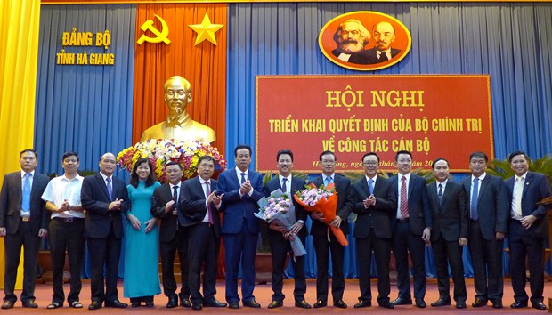 Triển khai quyết định của Bộ Chính trị về công tác cán bộ ảnh 1
