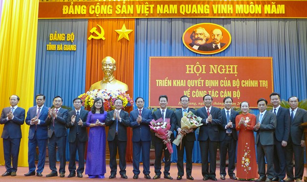 Triển khai quyết định của Bộ Chính trị về công tác cán bộ ảnh 2