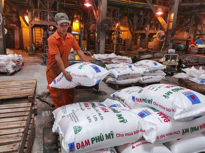 Cổ phiếu cần quan tâm ngày 17/2