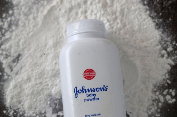 Johnson &amp; Johnson xác nhận không có chất gây ung thư trong phấn rôm trẻ em