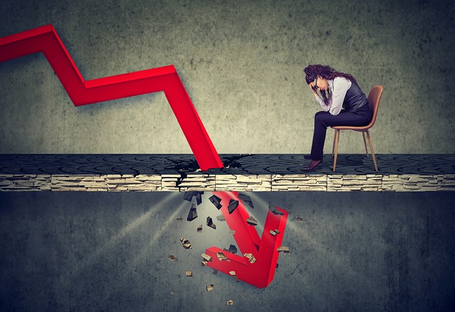 Thị trường tài chính 24h: Có nên tiếp tục bán tháo cổ phiếu?