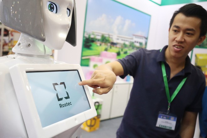 Cận cảnh nhan sắc “cô gái” robot tại Việt Nam Expo 2018 ảnh 3