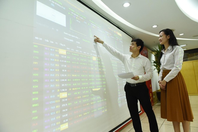 Doanh nghiệp đại chúng: Bập bõm công bố thông tin bất thường