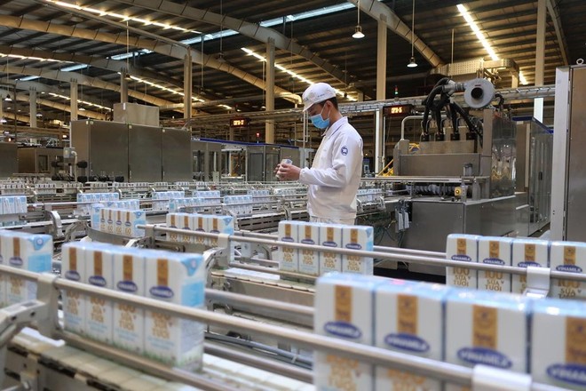 Vinamilk dẫn đầu ngành hàng sữa nước
