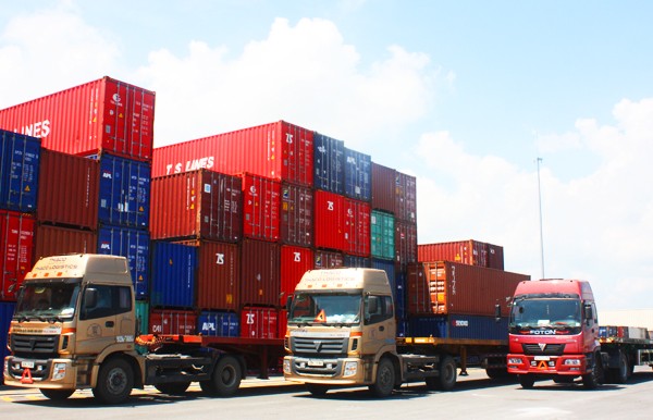Việc thiếu hụt container cho xuất nhập khẩu hàng hóa đã và đang dẫn đến ách tắc cả cho đầu ra