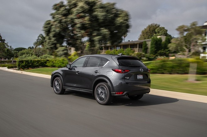 Nội thất Mazda CX-5 2017 đánh bại xe sang Lexus ảnh 3