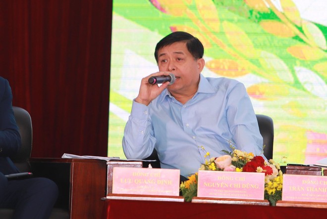 Bộ trưởng Bộ Kế hoạch và Đầu tư Nguyễn Chí Dũng phát biểu tại ại Hội nghị Thủ tướng đối thoại với nông dân.