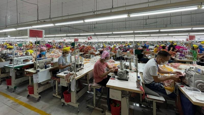 Hiện nay, tỉnh Bắc Giang đang phải thực hiện song hành 2 nhiệm vụ, vừa chống dịch, vừa khôi phục sản xuất.