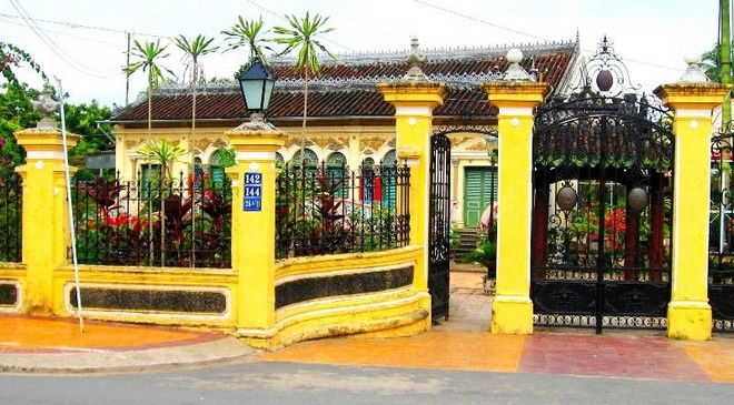 Vẻ quyến rũ của ngôi nhà cổ đẹp nhất xứ Tây Đô ảnh 1