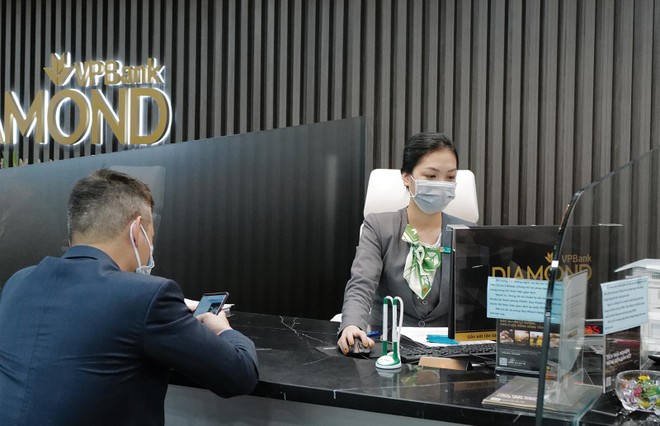Lãi suất trái phiếu ngân hàng phát hành dù khá thấp nhưng vẫn đắt hàng.