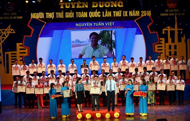 3 kỹ sư của Đạm Cà Mau được tuyên dương thợ trẻ giỏi toàn quốc