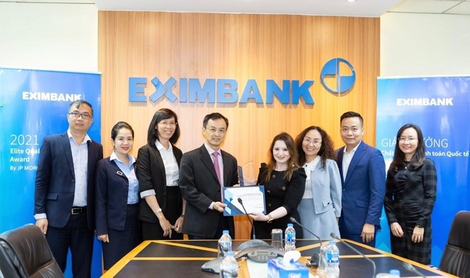 Eximbank nhận giải thưởng chất lượng thanh toán quốc tế xuất sắc do JP Morgan trao tặng