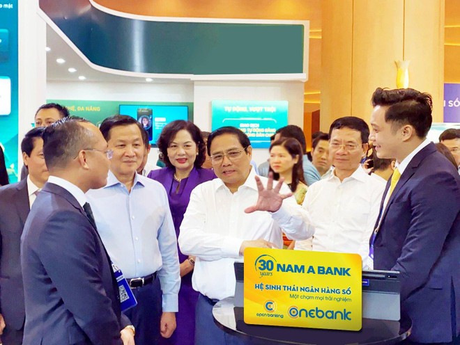 Thủ Tướng Phạm Minh Chính tham quan Hệ sinh thái Ngân hàng số của Nam A Bank