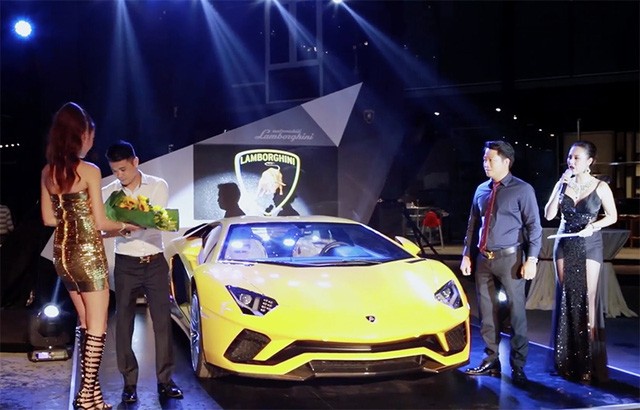 Dù là mẫu siêu xe được cả thế giới bốn bánh quan tâm nhưng khi về Việt Nam, chiếc Lamborghini Aventador S xuất hiện khá âm thầm