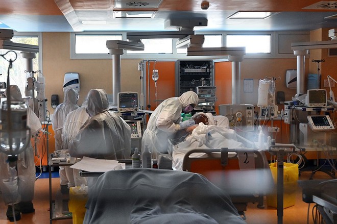 41 y bác sĩ Italy chết vì nCoV ảnh 1