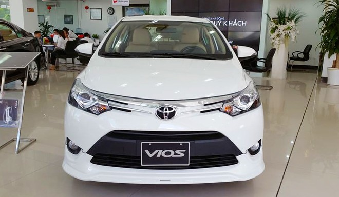 Sát Tết, Toyota đồng loạt giảm giá Camry, Vios