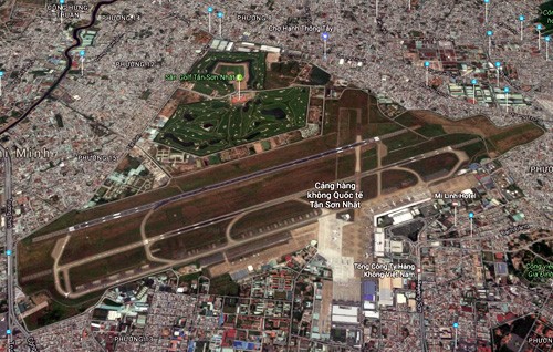 Sân bay Tân Sơn Nhất nhìn từ trên cao. Ảnh: Google maps.