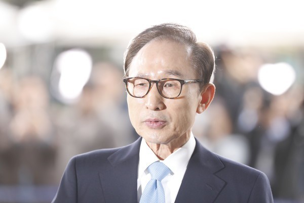 Cựu Tổng thống Lee Myung-bak (Ảnh: Getty)