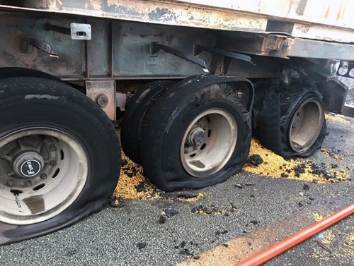 Ôtô tông xe container trên cao tốc Long Thành, 2 người chết ảnh 2