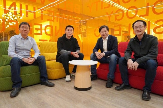 Chủ tịch Xiaomi Lin Bin, CEO Xiaomi Lei Jun, Phó chủ tịch Xiaomi Chang Cheng và Phó chủ tịch cấp cao Xiaomi Liu De (từ phải sang trái).