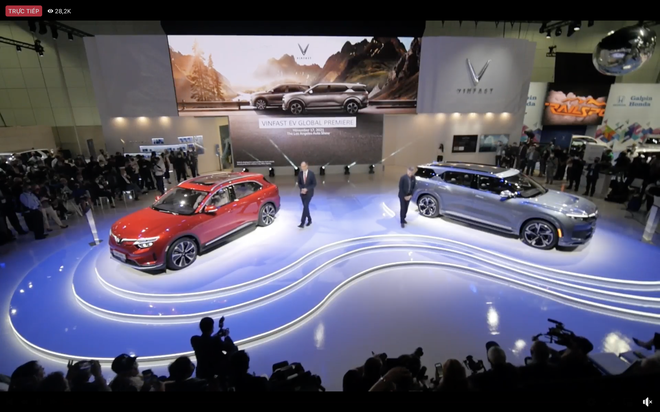 Vinfast VF e35 và VF e36 ra mắt hoành tráng tại sự kiện triển lãm Los Angeles Auto Show 2021