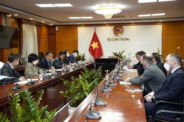 Một buổi làm việc thảo luận tăng cường hợp tác Việt Nam-Belarus, tại Hà Nội ngày 11/1/2022. (Ảnh: Trần Việt/TTXVN).