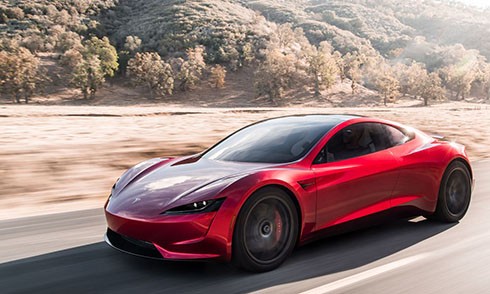 Tesla Roadster, xe điện thương mại nhanh nhất thế giới hiện nay. Ảnh:The Verge.