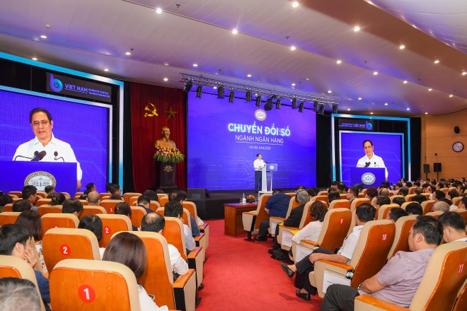 Thủ tướng Chính phủ Phạm Minh Chính, Chủ tịch Ủy ban Quốc gia về chuyển đổi số tham dự và phát biểu chỉ đạo tại sự kiện