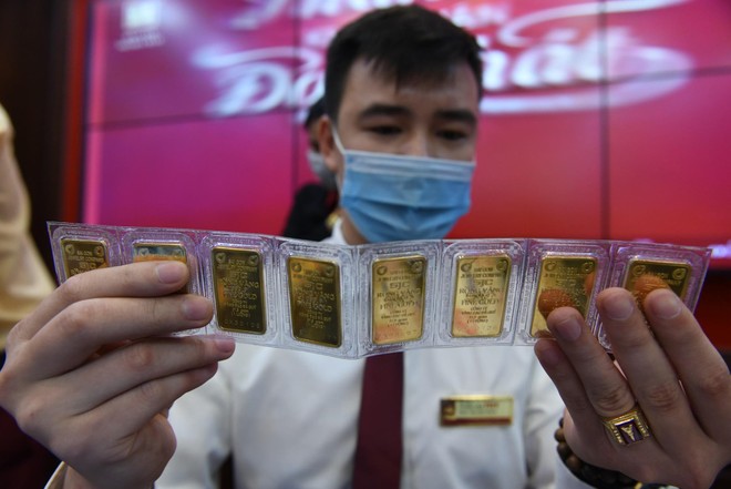 Giá vàng hôm nay ngày 28/6: Vàng trong nước giữ vững khoảng cách hơn 16,5 triệu đồng/lượng so với thế giới