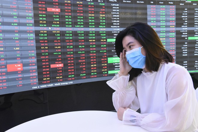 Cẩn trọng khi hàng đầu cơ tăng quá đà