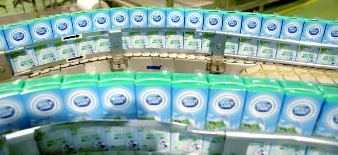 Sữa tươi Cô gái Hà Lan giảm giá và miễn phí giao hàng 