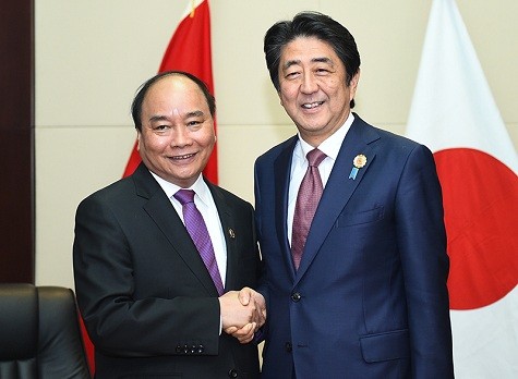 Thủ tướng Nguyễn Xuân Phúc hội kiến Thủ tướng Nhật Bản Shinzo Abe