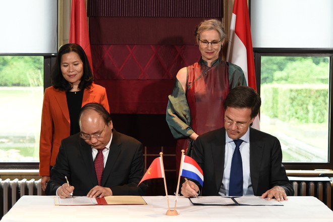 Thủ tướng Nguyễn Xuân Phúc hội đàm với Thủ tướng Hà Lan ảnh 1