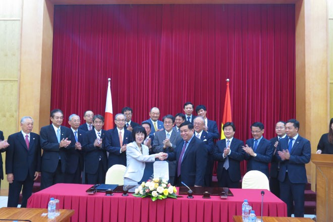 Bộ Kế hoạch và Đầu tư và tỉnh Hokkaido (Nhật Bản) ký MOU hợp tác trao đổi kinh tế ảnh 1