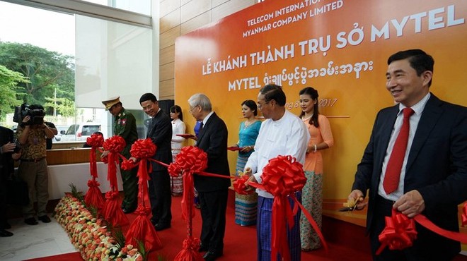 Tổng Bí thư Nguyễn Phú Trọng, Phó Tổng thống Myanmar U Myint Swe đã tới thăm và cắt băng khai trương trụ sở MyTel (công ty liên doanh giữa Việt Nam và Myanamar), tại thành phố Yangon.