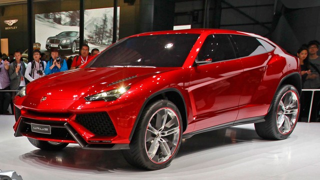 Sau siêu SUV Urus, Lamborghini sẽ ra mắt siêu sedan 4 cửa hoàn toàn mới ảnh 1
