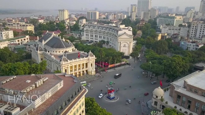 Tuyến xe buýt “bon bon” tìm hiểu thành phố Hà Nội kết nối với 5 bảo tàng là những điểm dừng chân để các phóng viên tìm hiểu sâu hơn về Hà Nội