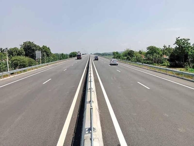 Cao tốc Đà Nẵng - Quảng Ngãi, một trong 5 dự án đường cao tốc do VEC làm chủ đầu tư.