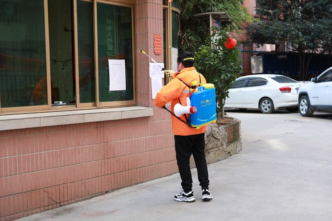 Thanh tra đến từng nhà tìm người nhiễm virus corona ở Vũ Hán ảnh 6