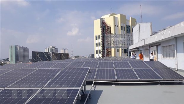 Hệ thống năng lượng Mặt Trời mái nhà ở phường Long Bình, thành phố Biên Hòa. (Ảnh: Nguyễn Văn Việt/TTXVN)